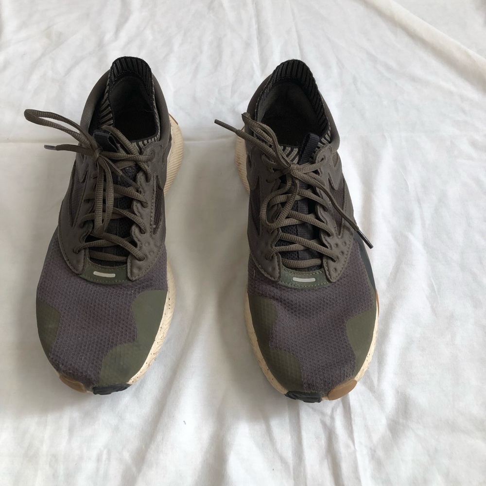 Mens Reebok size 10.5 shoes